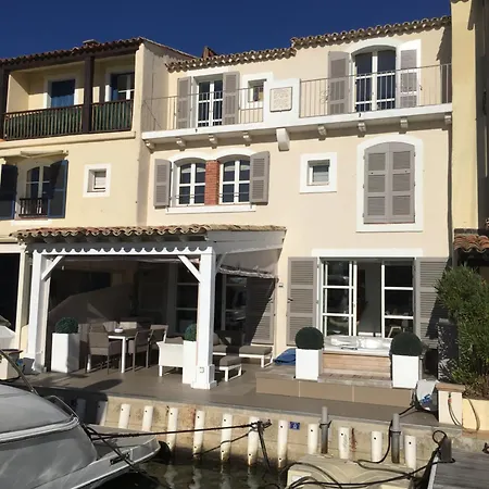 De Luxe A Port * Grimaud