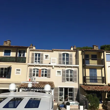 De Luxe A Port